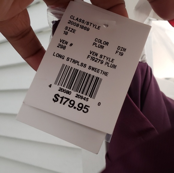 Dress and shoes - Picture 2 of 2